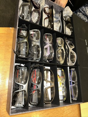 ESSILOR sight protect Display Case Optifog Transitions Varilux Crizal 13 Glasses