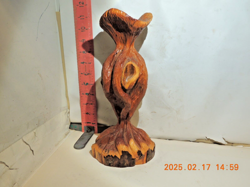 Hand carved candle stand - Signed E. Best - dated 7-19 - Made of Preist Lake Yew - Picture 2 of 5