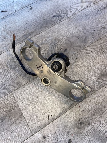 96 Suzuki GSXR 600 750 OEM UPPER TRIPLE TREE CLAMP