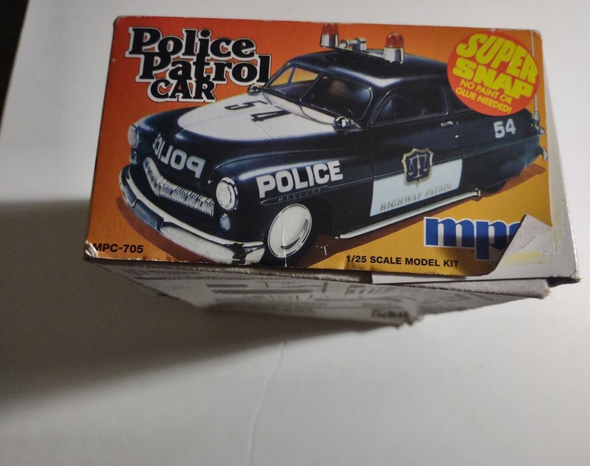 49 Mercury Police Patrol Car Model Car Kit- 1/25 scale by
