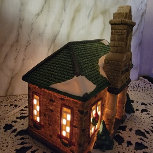 Dickens Collectables Towne Series School Lighted Christmas Village, 1996 In Box - Picture 2 of 10