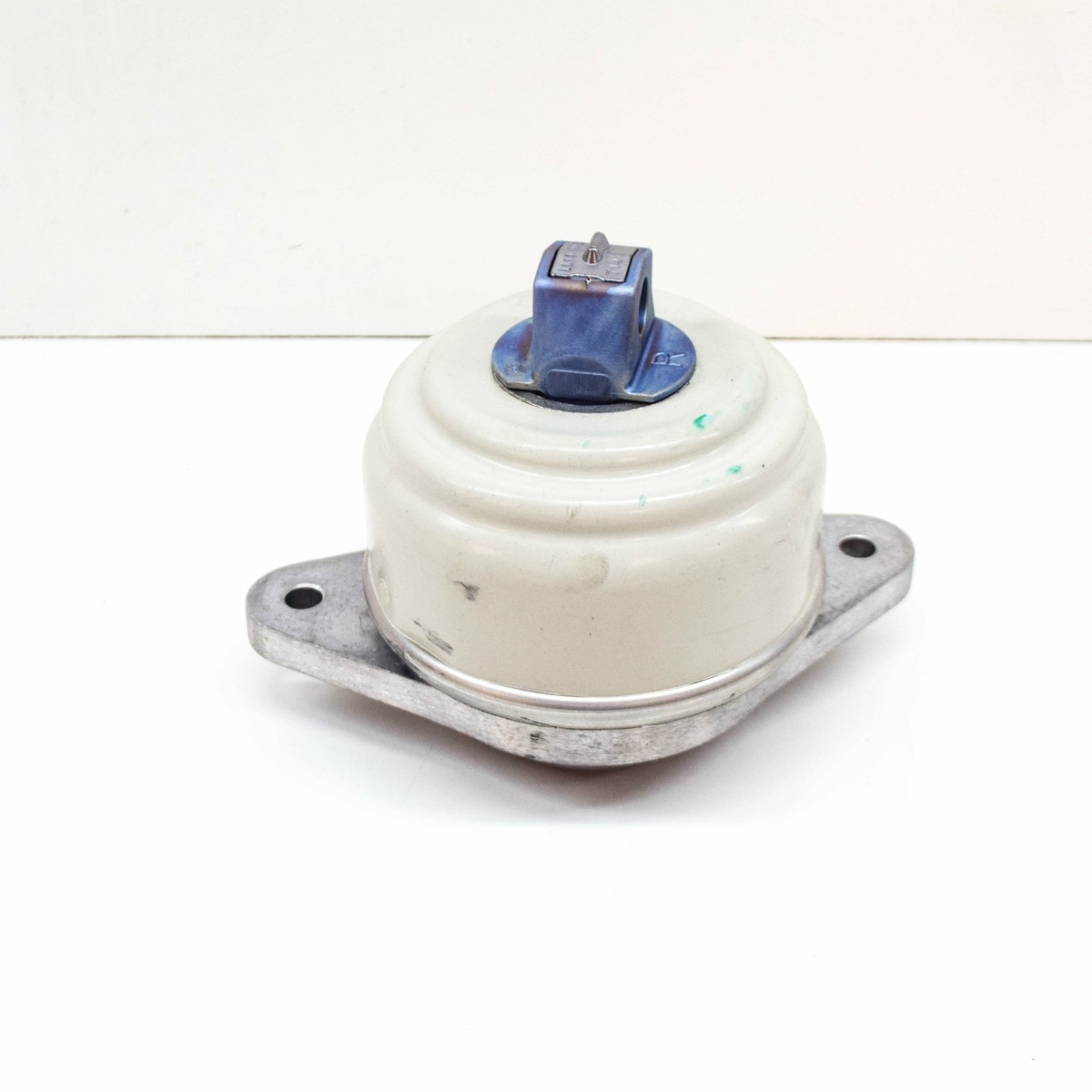 MERCEDES-BENZ E W212 Front Right Side Engine Mount A212240621764  