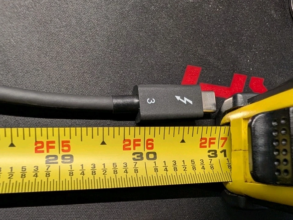 Thunderbolt 3 Cable 0.7M supports 100W charging and 40Gbps speeds - Image 3 of 4