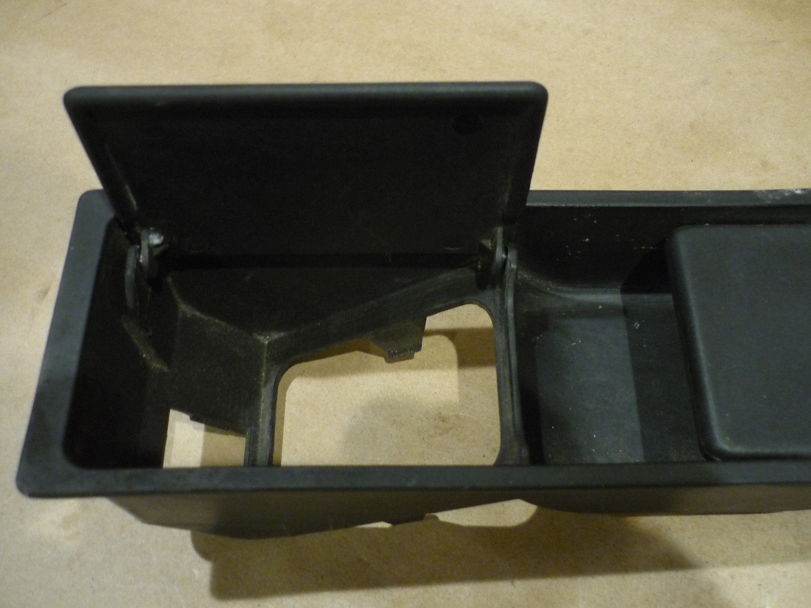 Ferrari Testarossa 1985-1987 Right Ashtray P/N 61504900