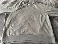 H  M Basics Women's sweatshirt Long Sleeve Green - Size Large - Just Listed