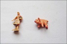 Kunststoff-Spielfigur Bauernhof Schwein und Frau mit Korb alt vintage