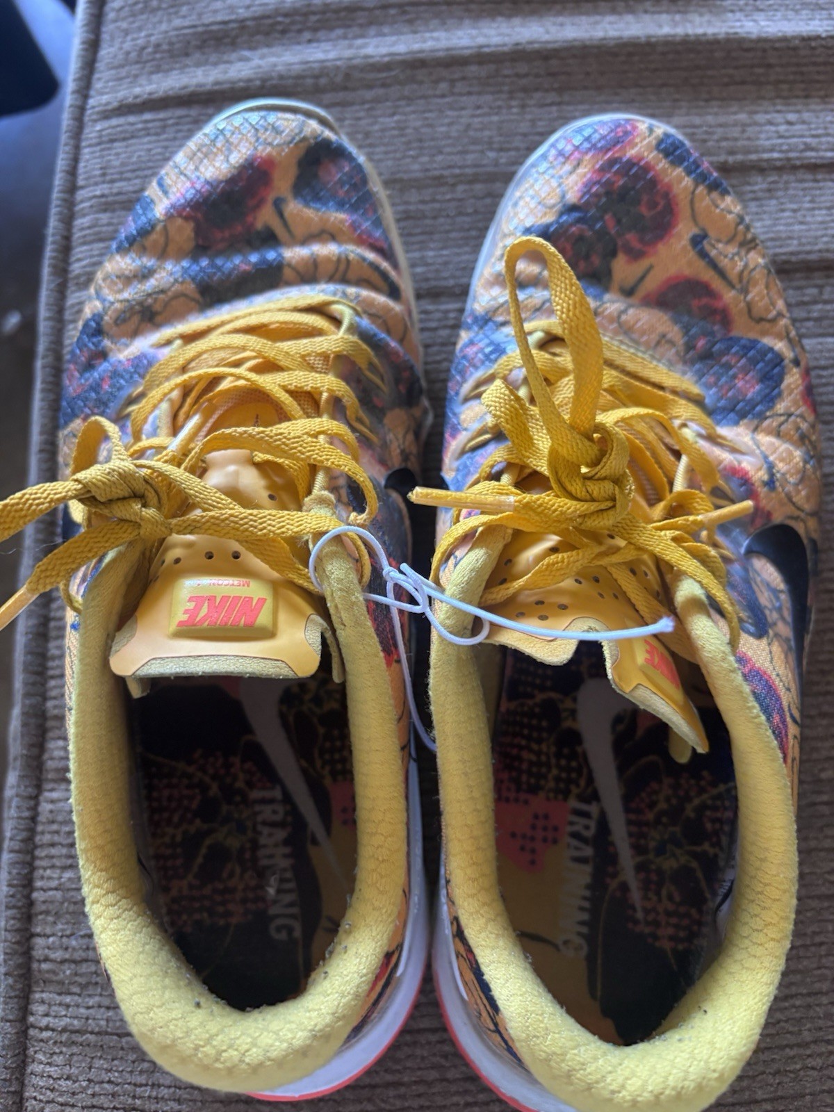 Women’s Nike Metcom 4 XD PRM Cross Trainers In University Gold Floral 9 Used image 2