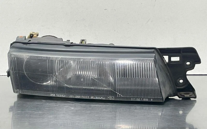 Conjunto de lámpara de faro derecho pasajero Subaru SVX 1992 OEM 84001PA020 1992-1997 Foto 3 de 4