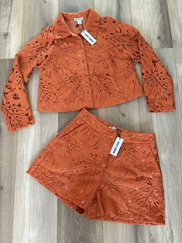 NEW LADIES SUIT DEBUT LONDON DEBENHAMS BOTANICAL LACE JACKET & SHORTS SIZE 10