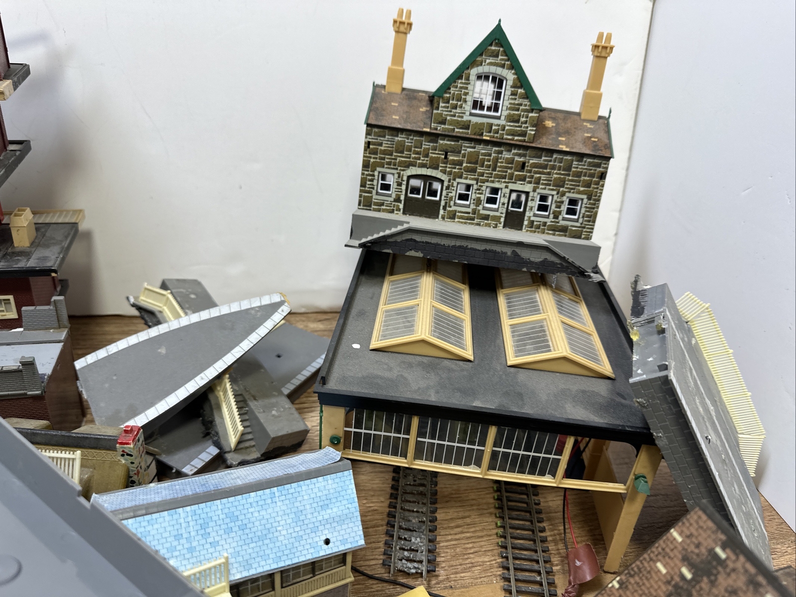 Hornby ect oo gauge station/ lineside accessories buildings ect eBay