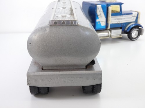 Freightliner Toy Tanker 18 Wheeler Semi Nylint Articulated Lorry Tinplate Tin - Picture 11 of 23