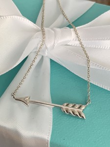 Tiffany & Co Arrow Pendant Necklace Sterling Silver EUC 18 Inches