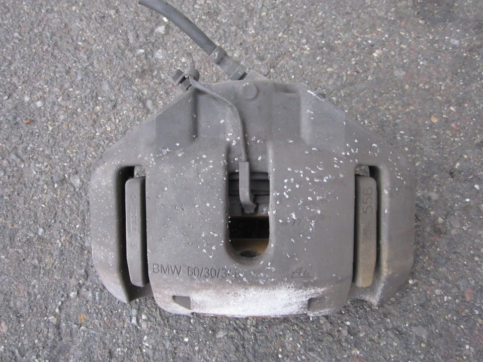 Carcasa pinza de freno delantera derecha nn802249 BMW 745Li 745i 2002 2003 2004 2005 OEM Foto 4 de 4