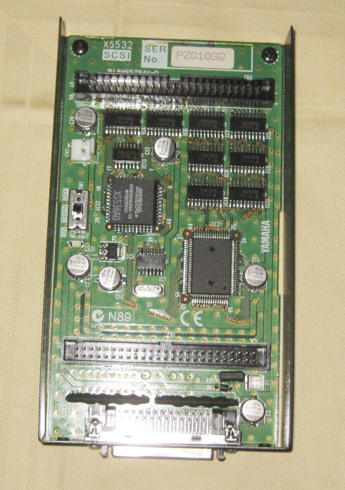 YAMAHA EX5 (SCSI端子+SIMM64MB増設)純正ハードケース付! YAMAHA EX5 (SCSI端子+SIMM64MB増設)純正ハードケース付!