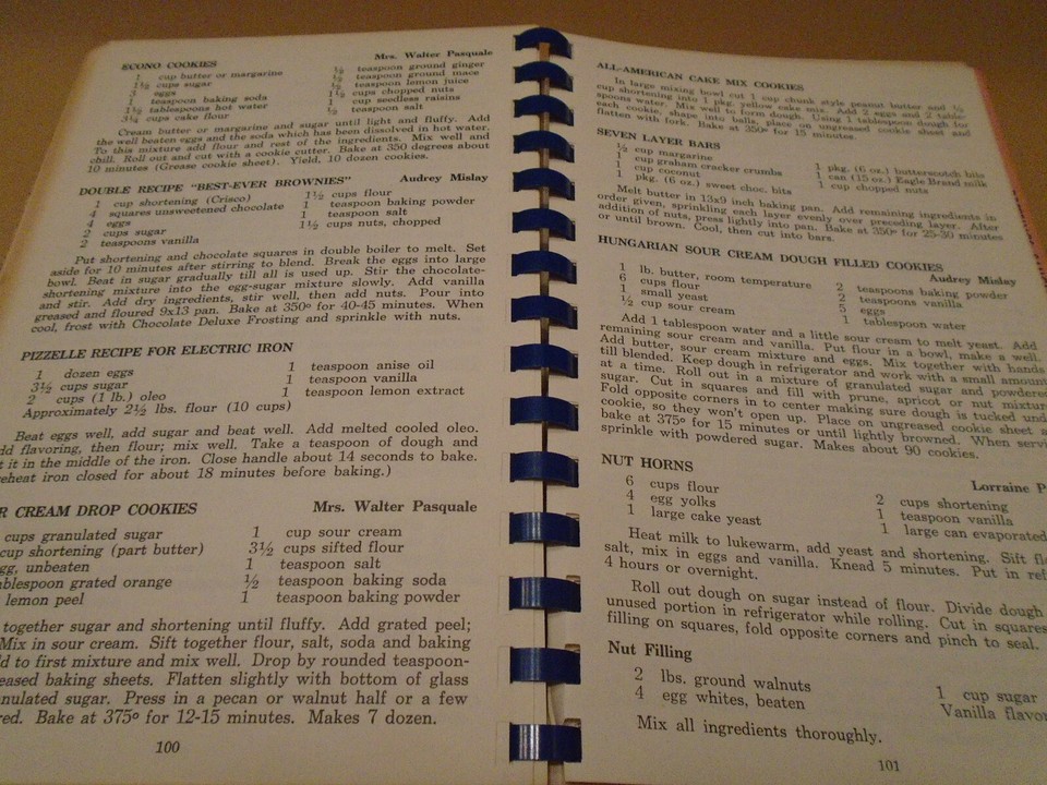 Vtg St. Brendan's Catholic Church COOKBOOK 1971 Youngstown, Ohio ETHNIC