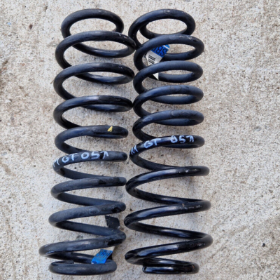 2005-2009 Ford Mustang GT Coil Spring 2pc set, 5R33-5560-BC