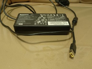 Lenovo ADL135NDC3A  20 Volt 6,75A Laptop Netzteil ORIGINAL