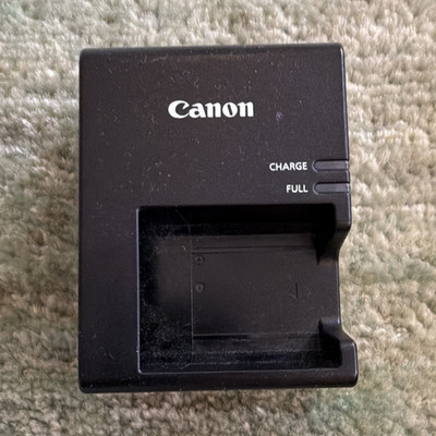 Canon LC-E10 Battery Charger for LP-E10 EOS Rebel Li-Ion, 100-240V, Black