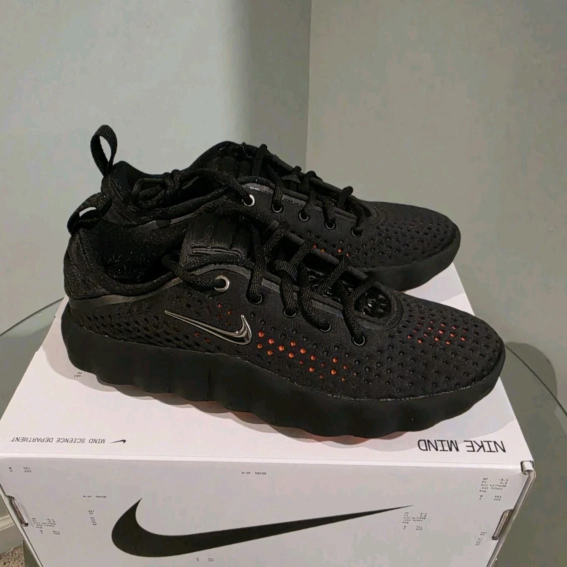 Nike Mind 002 Black Hyper Crimson W for sale | eBay