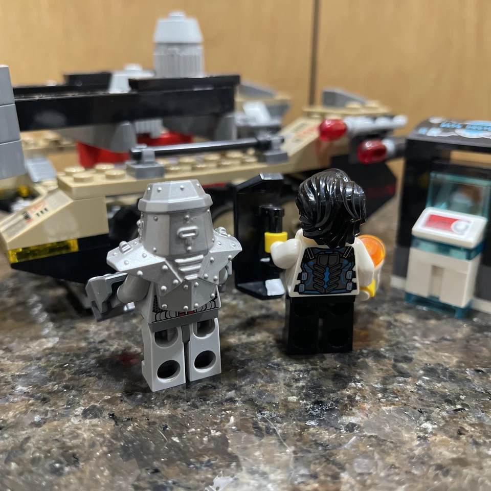 LEGO Ultra Agents: Tremor Track Infiltration (70161) 100% Complete Set No Manual - Image 3 of 4