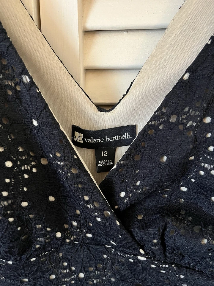 Valerie Bertinelli 连衣裙 12 码黑色孔眼镂空弹力鸡尾酒会 — 第 2/4 张图片