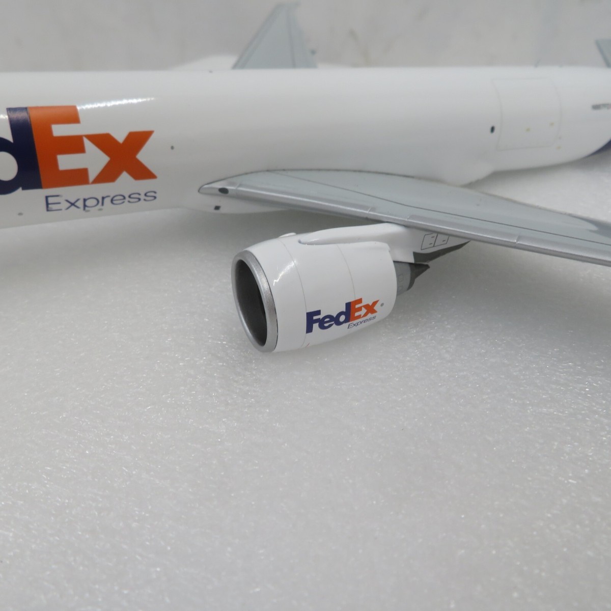 Gemini 200 1/200 FedEx B777-200F BOEING 777F Airplane Gemini 200 1/200 FedEx B777-200F BOEING 777F Airplane