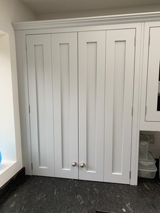 John Lewis Of Hungerford Shaker Concertina Kitchen Cupboard Ebay