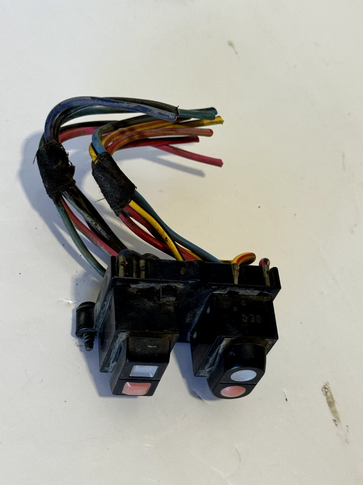 1987-1991 Ford F150 F250 F350 XL XLT RIGHT PASS SIDE POWER WINDOW SWITCH W/ WIRE - Image 4 of 4