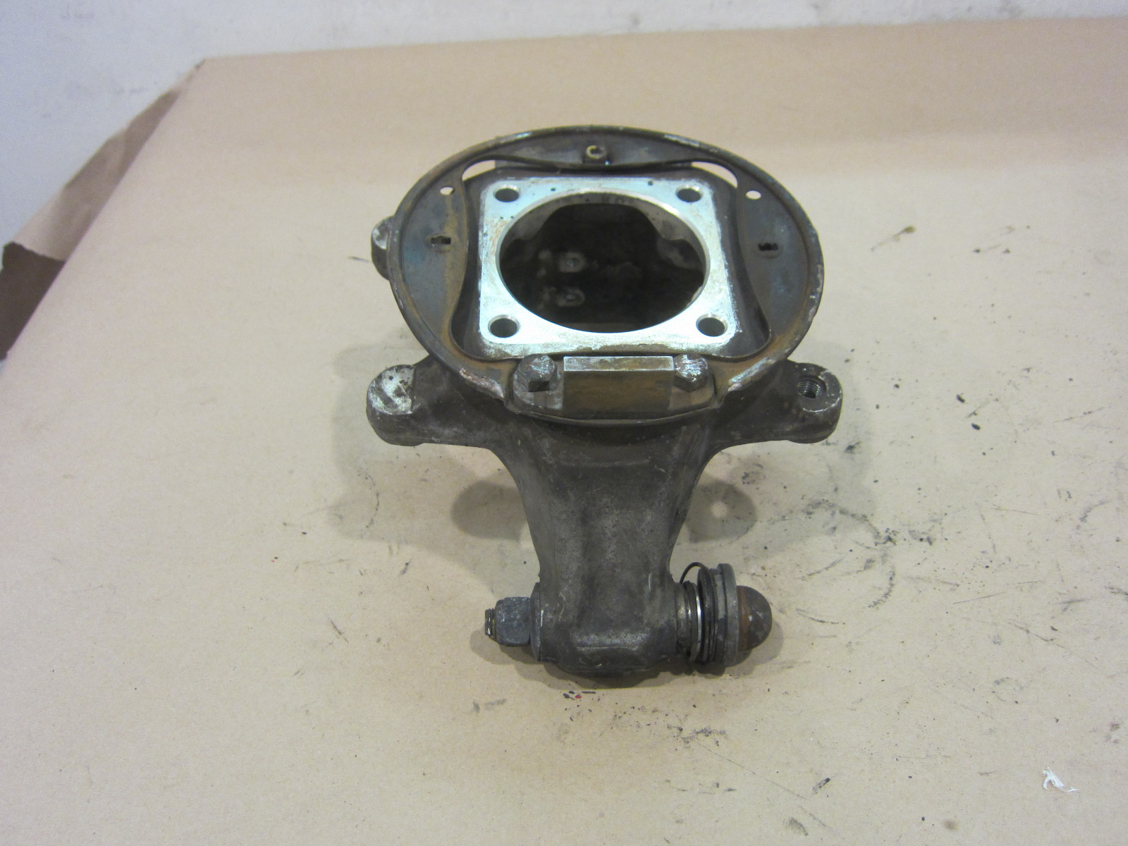Maserati 4200 Coupe Spyder - RH Rear Wheel Hub Holder  - P/N 183589