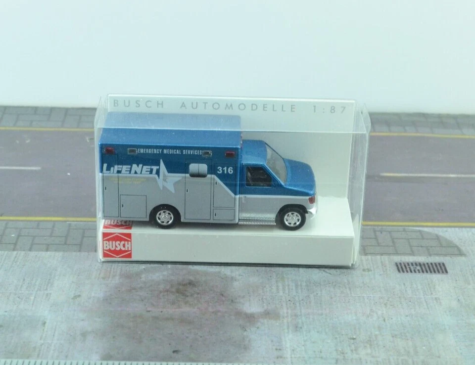 Busch 41820 FORD E-350 TEXAS LifeNet Ambulance HO 1:87 Scale - Image 2 of 2