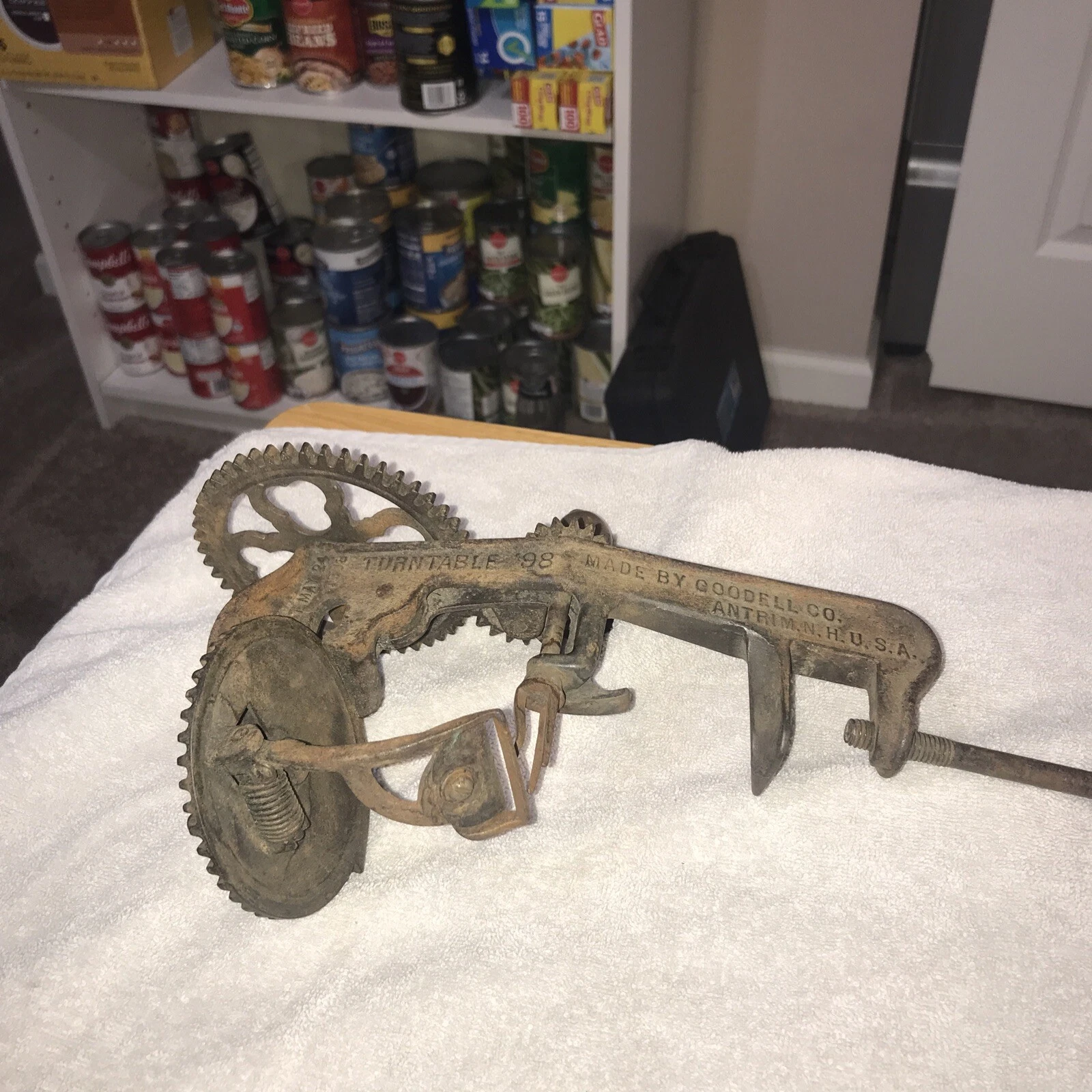VINTAGE 1898 TURNTABLE GOODELL CAST IRON APPLE FRUIT PARER PEELER