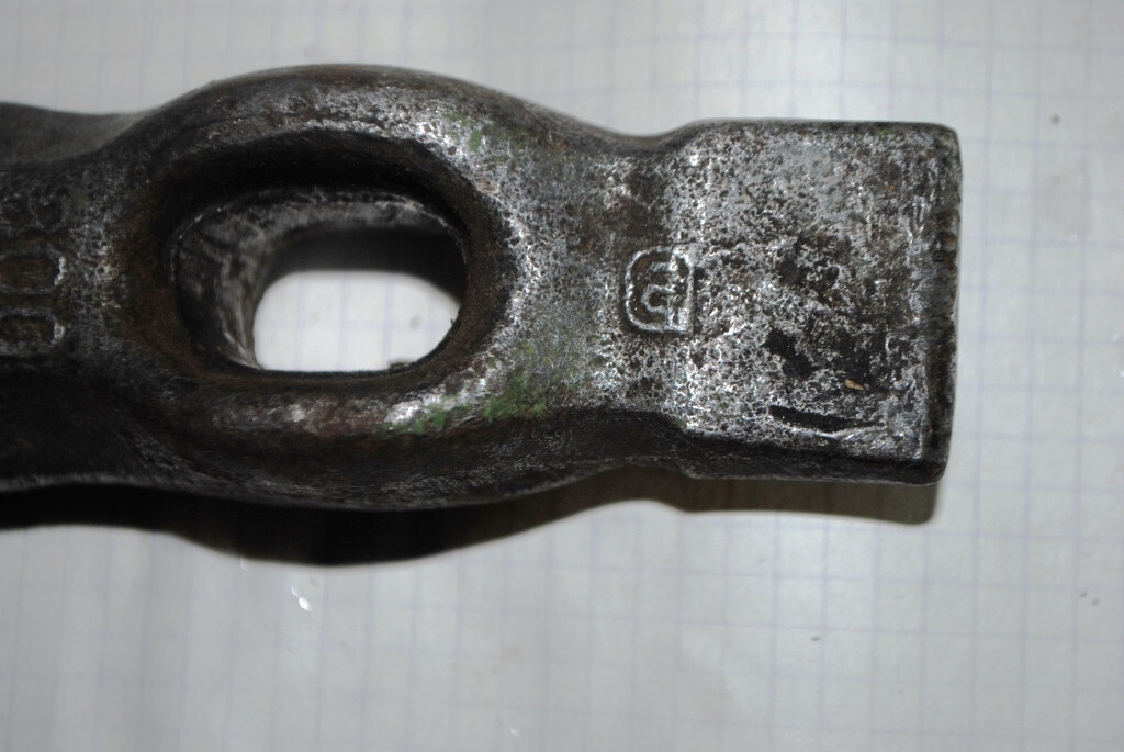 Foto 10 di 16