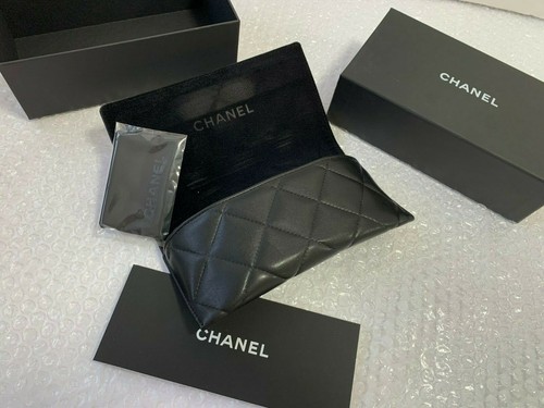 Custodia Occhiali da sole CHANEL EYEGLASS piccola nera in pelle morbida  trapuntata AUTENTICI ITALIA | eBay