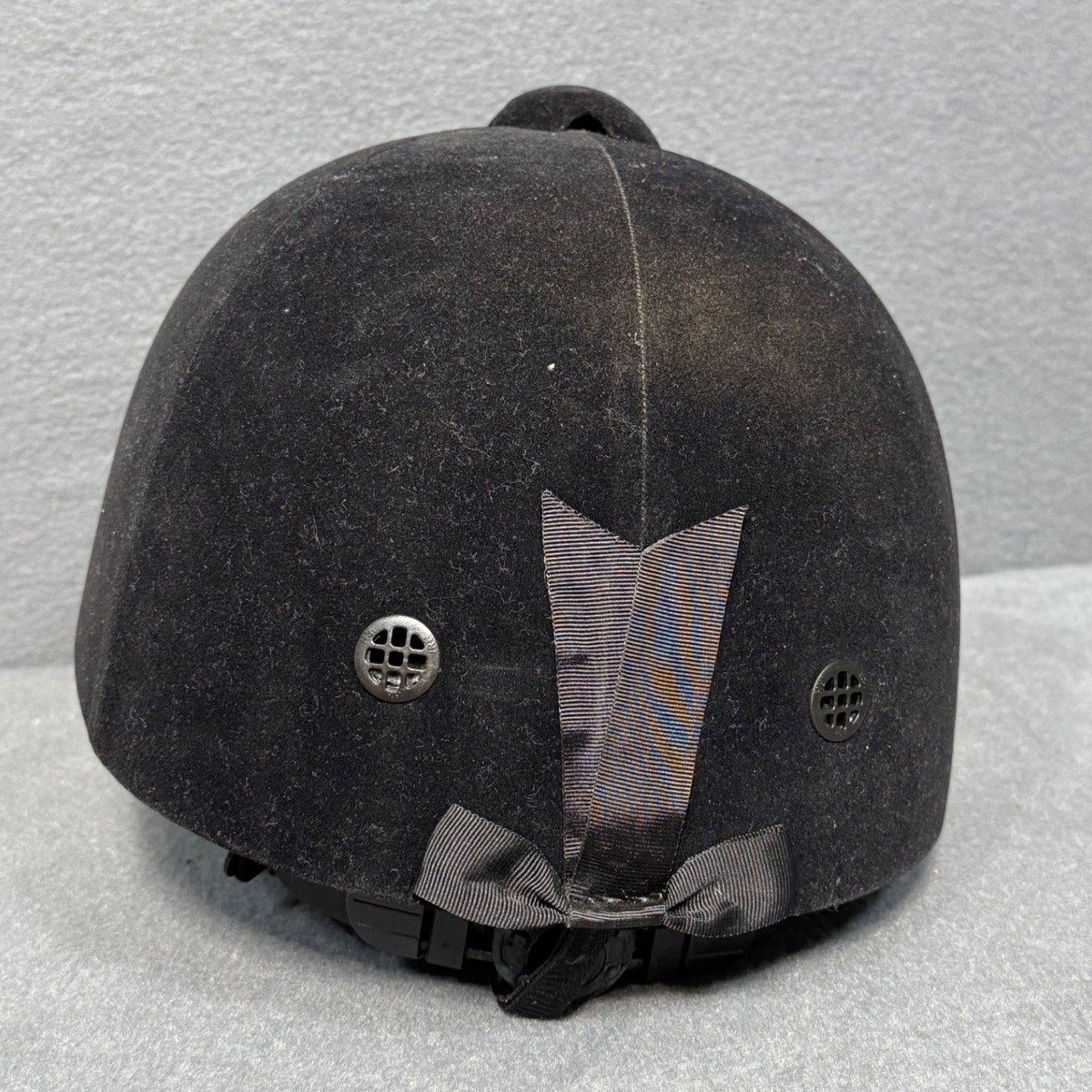 Casque D'équitation International Riding Helmet Velours Noir - Taille 6,5 (neuf Avec Défauts)