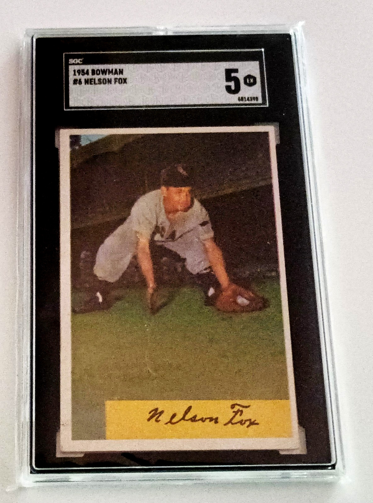 1954 Bowman #6 CHICAGO WHITE SOX  HOF  Nelson Fox   SGC  5   EX