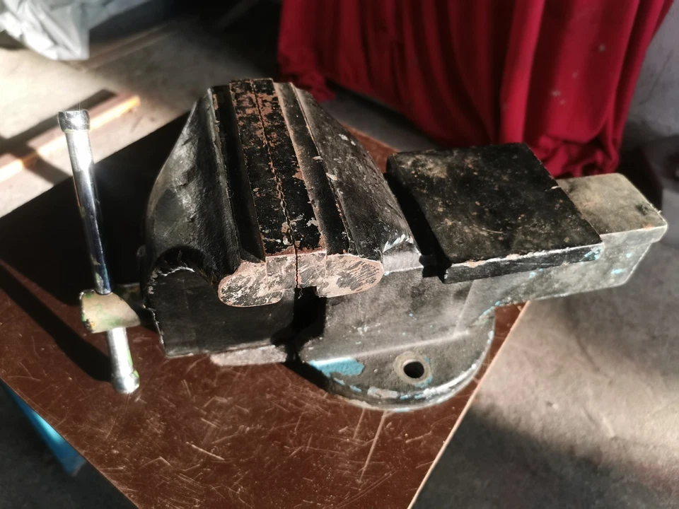 150mm Parallel Schraubstock Werkbankschraubstock mit Amboss 140mm Spannweite Top - Bild 3 von 4