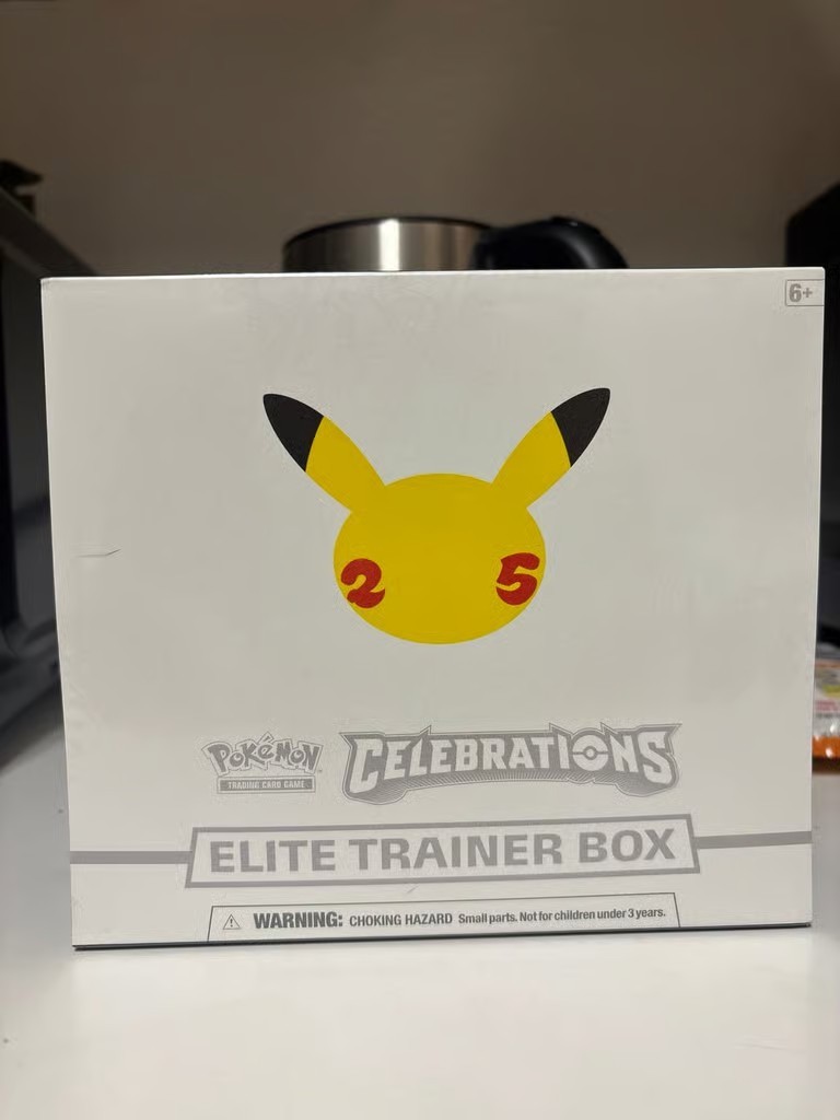 Pokémon TCG: 25th Anniversary Celebrations Elite Trainer Box (2021