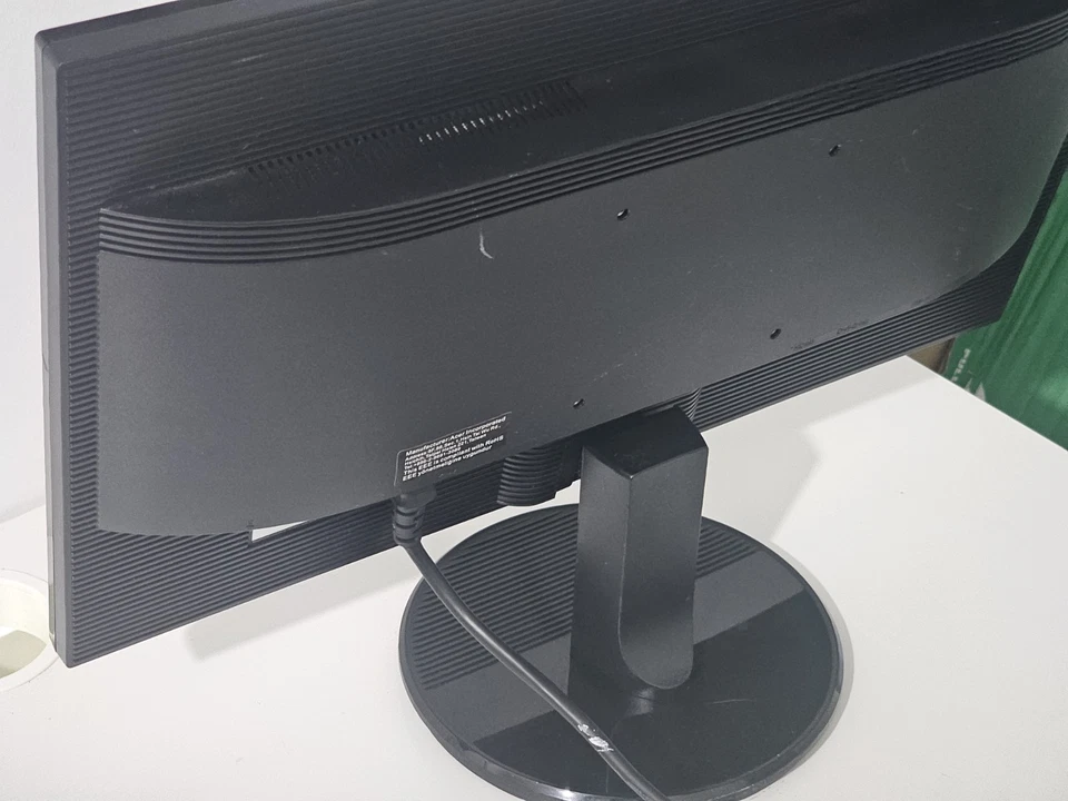 Acer K222HQL 21.5" LED Monitor – Fully Working – No Wi-Fi – Cracks on Frame - Image 4 of 4