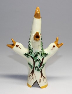 ADRIAN POTTERY PIE BIRD VENT/FUNNEL 5 BIRD HEADS FAMILY TREE