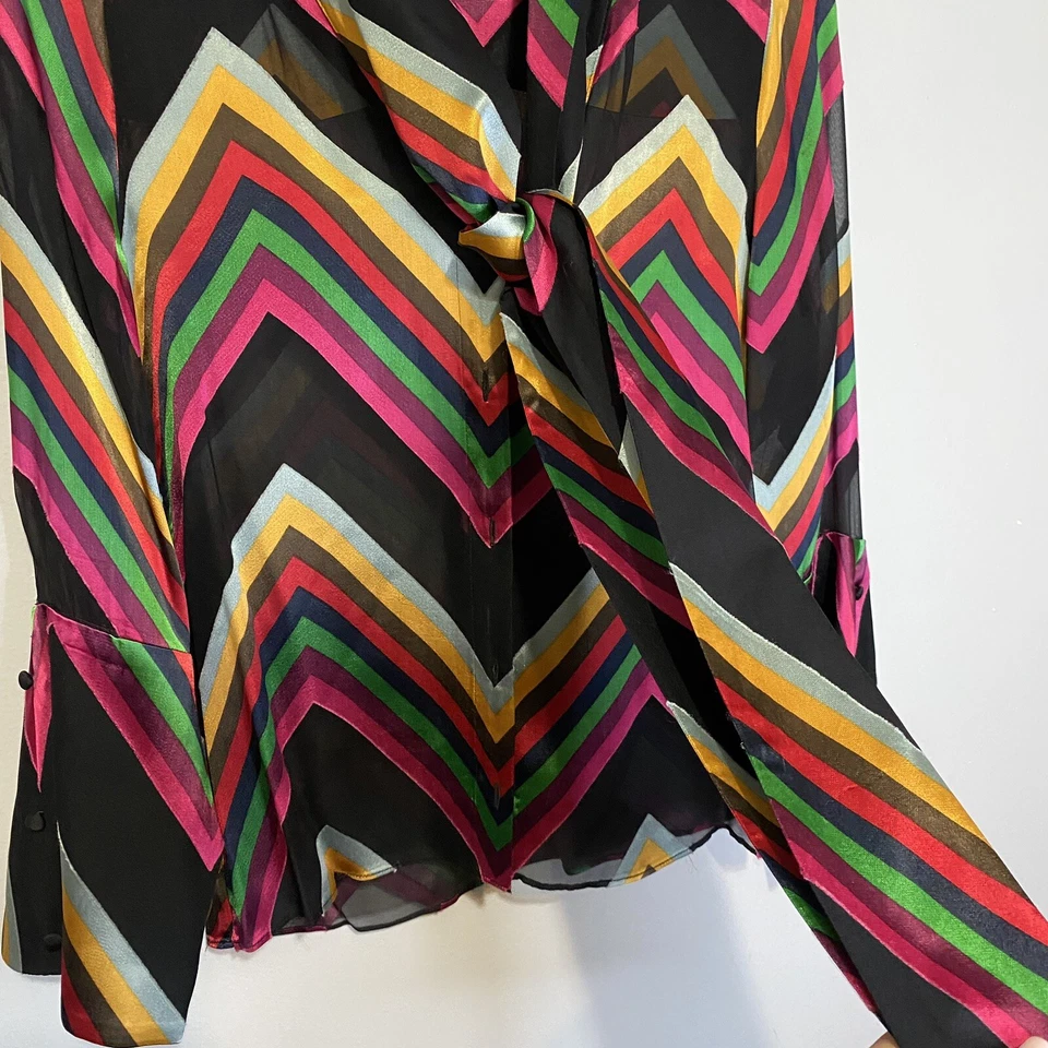 Женская блузка с длинным рукавом Alice + Olivia размер Small Merideth Chevron Pussybow - Изображение 3 из 4