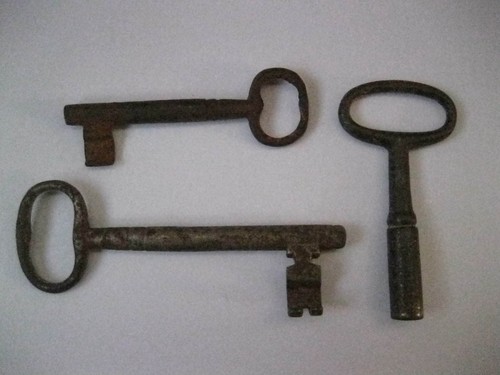 Cast Iron Keys - Skeleton Keys Old Locks & Clock Key - Picture 2 of 9