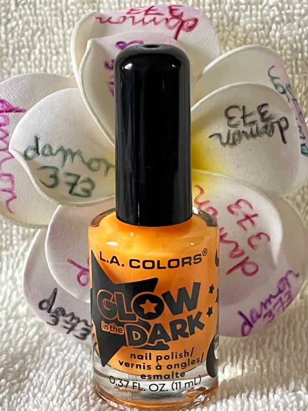 L.A. COLORS***JACK~O***GLOW in the DARK Nail Polish~~0.37 FL OZ/11 mL~~BRAND NEW
