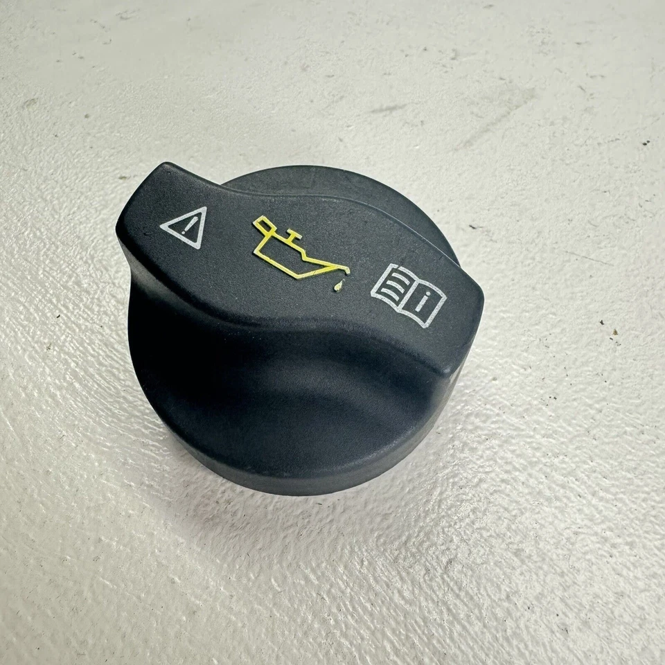 Tapa de llenado de aceite de motor Mercedes Benz E350 2006-11 sedán OEM A0000101385 Foto 2 de 4