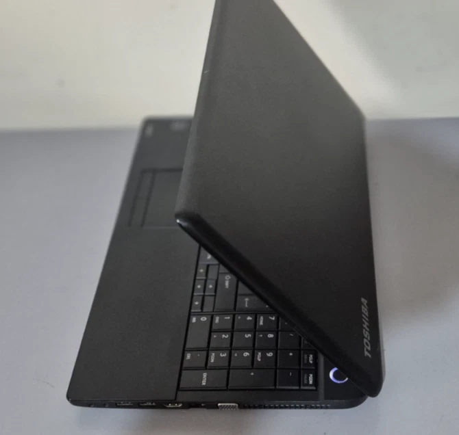 Toshiba Satellite 15.6" Intel Core i3 4th Gen Processor 1TB HDD 8GB Ram Wins 8.1 - Image 4 of 4