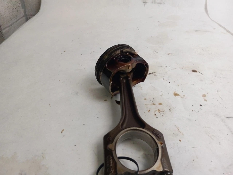 PISTÓN para VOLKSWAGEN CC 2009 OEM Foto 2 de 4