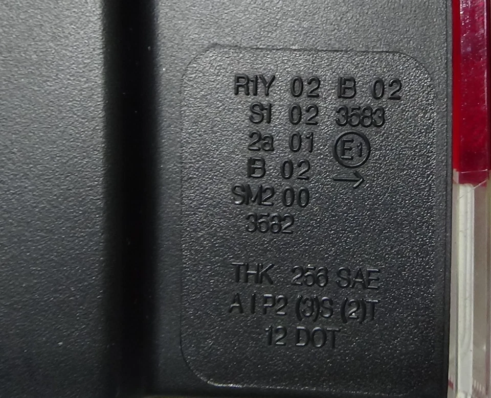 Conjunto de luz trasera lateral para pasajero Volvo XC70 2014-2016 Foto 4 de 4
