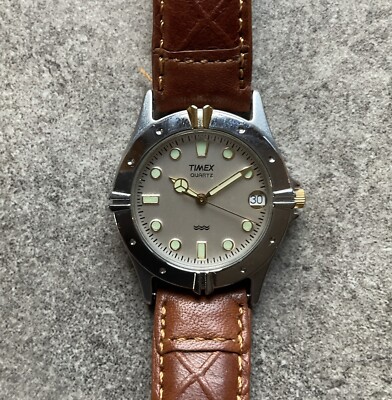 Timex vintage Silver and Brown Women\'s Watch Vintage Silver-tone Rectangular Timex Watch for Women with  main image 2
