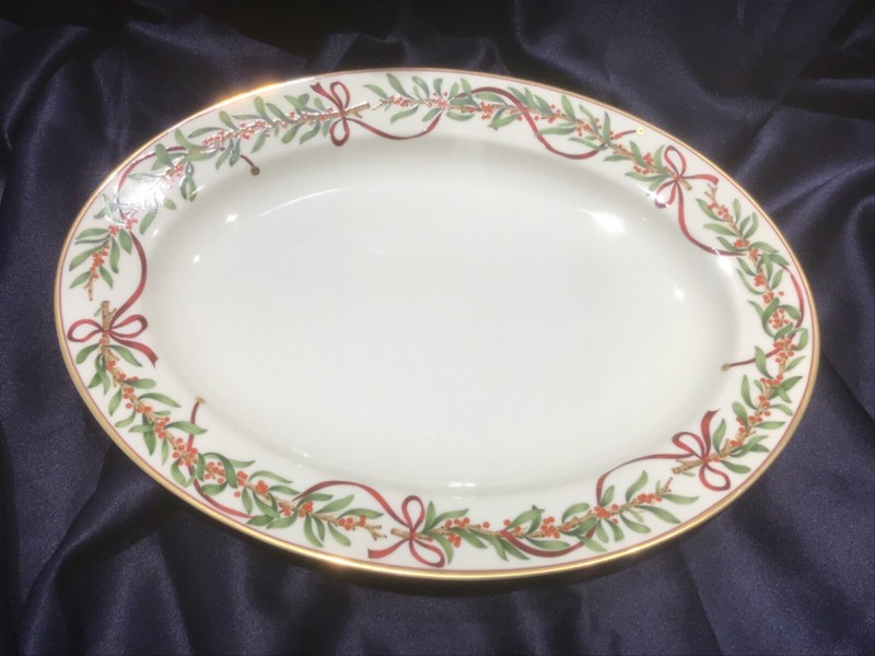 QUEENSBERRY ROYAL GALLERY OVAL SERVING PLATTER CHRISTMAS CHINA R.H.MACY
