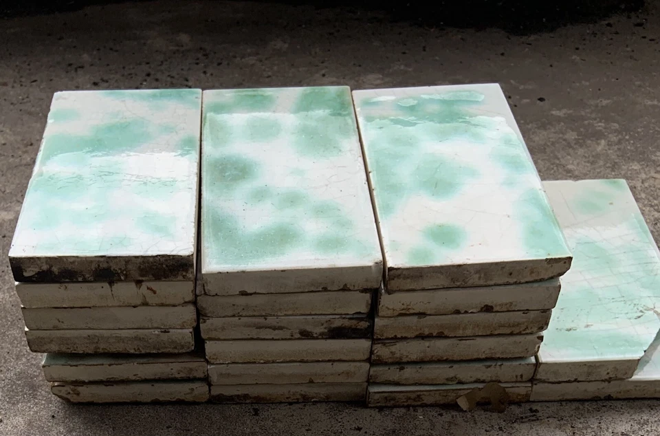 "Manto de chimenea antiguo 28 piezas azulejo 6x3"" verde palomino con logotipo/marca de la Alhambra" Foto 2 de 4