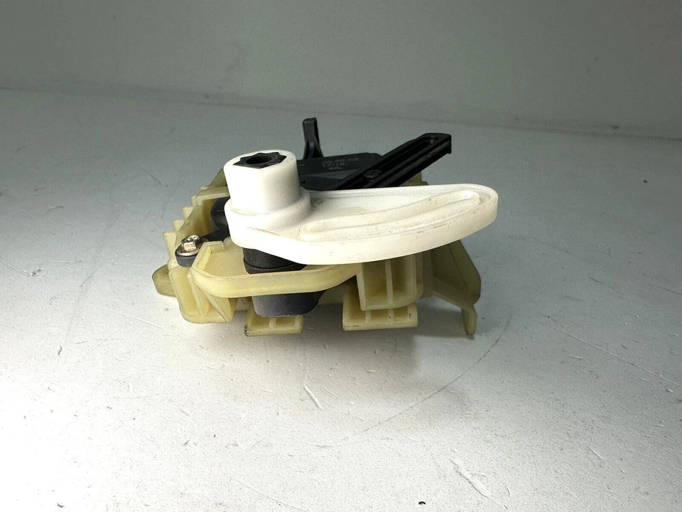 Actuador/motor de entrada de aire de climatización Volkswagen Passat 2002-2005 Foto 4 de 4